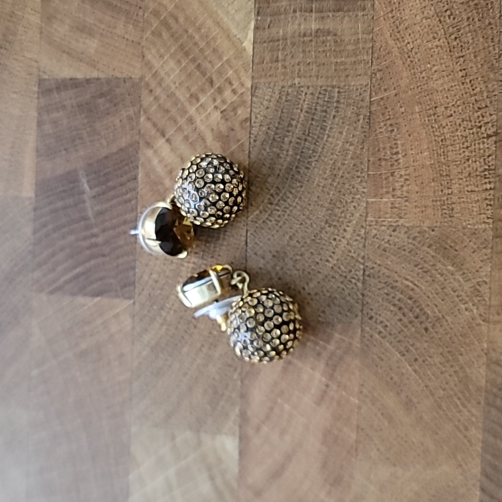Gold/bronze earrings